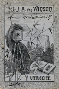 711650 Reclamefolder van J.J.A. van Winsen, Photographisch Artistisch Atelier, Hamburgerstraat F. 237 te Utrecht, met ...